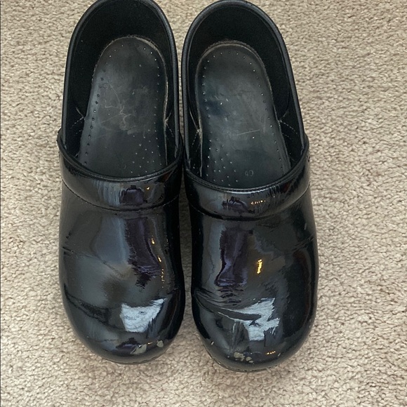 Dansko Black Patent Leather Mules - Picture 2 of 4